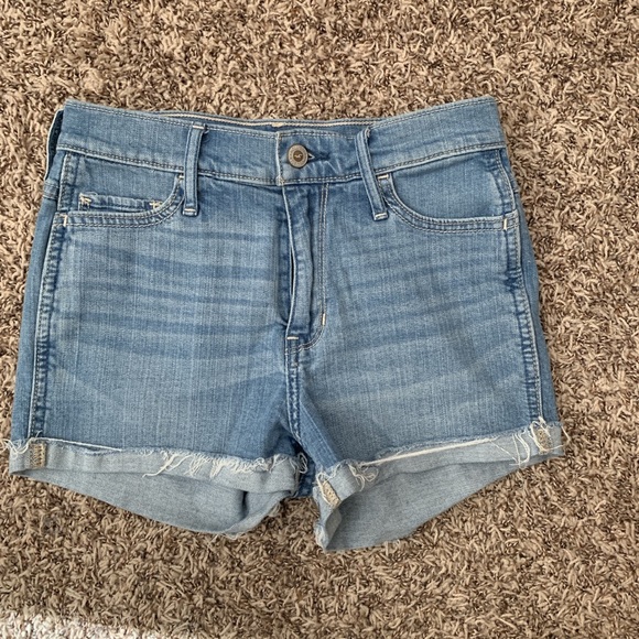 Hollister Hi-rise Jean shorts - Picture 3 of 3